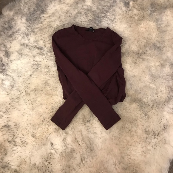 Cropped maroon knot top - Picture 2 of 3